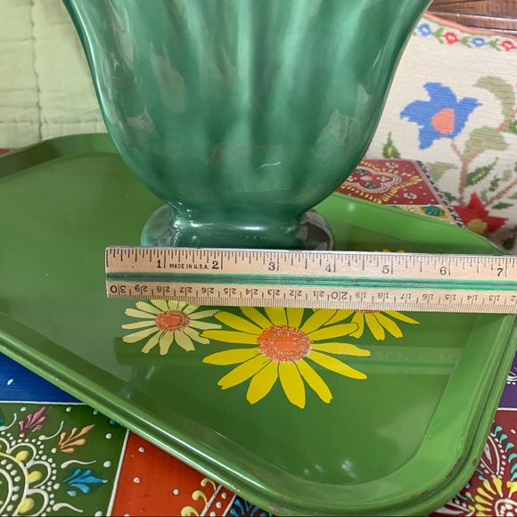 USA Pottery Fan Vase - Picture 7 of 10